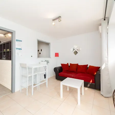 Iris Des Marais - Clim & Parking - Chelona'loc Apartment *