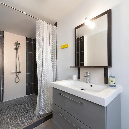 Apartment Iris Des Marais - Clim & Parking - Chelona'loc *